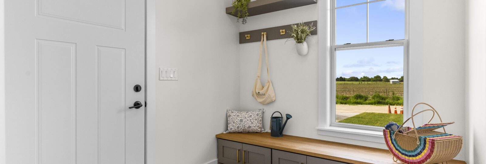 Custom Entryway cubbie organizational systems installer in Iowa