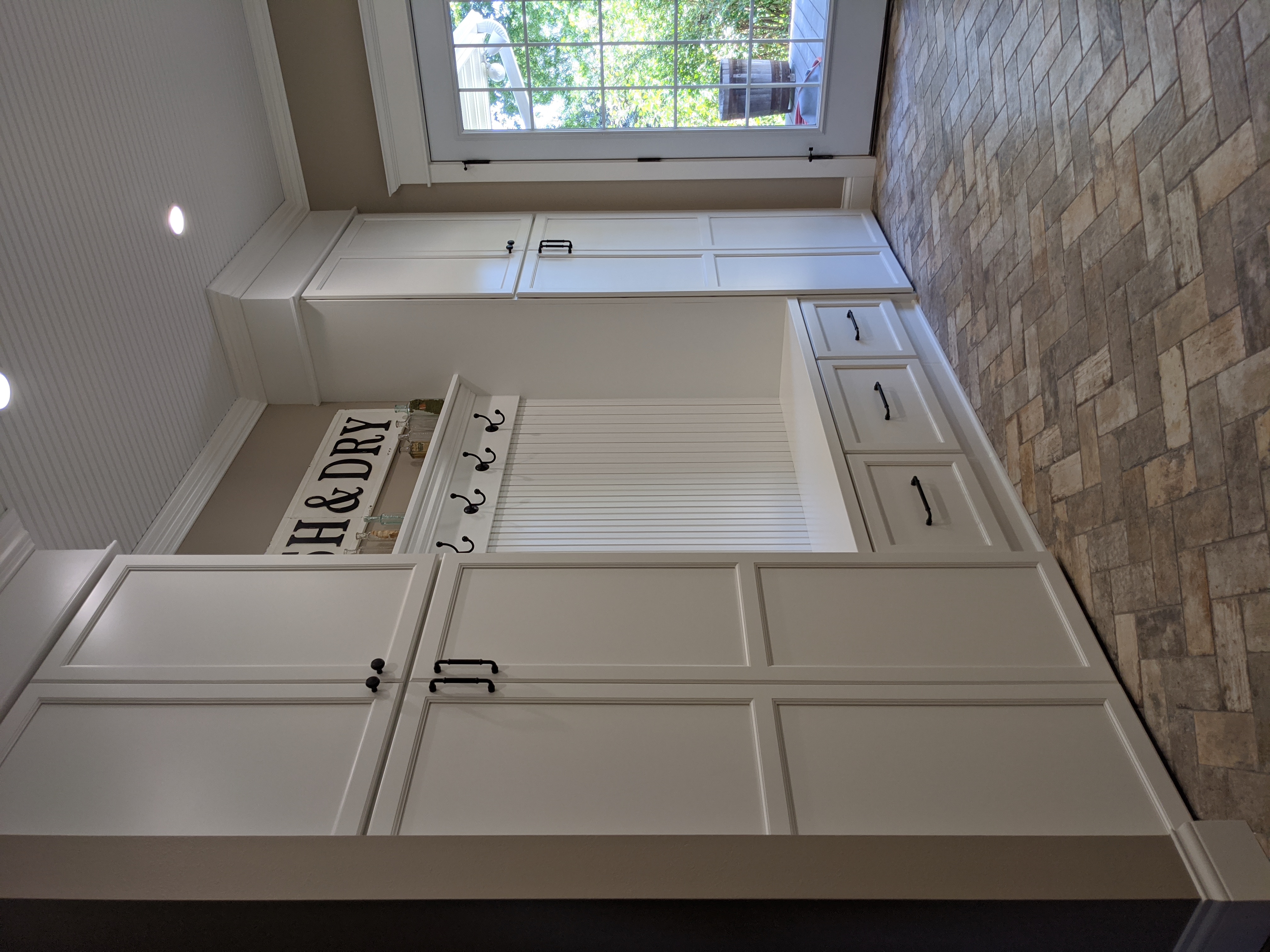 custom mudroom cubbie organizational systems in iowa