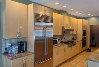 Natural Flat Kicthen Cabinet installer in Iowa